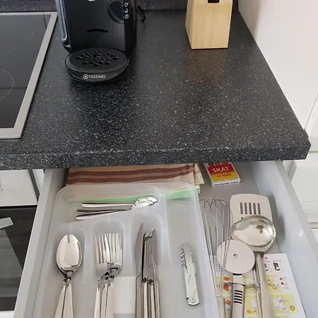 Kernsaniertes In Ruhiger Und Zentraler Lage By Interhome Apartmán Wilhelmshaven