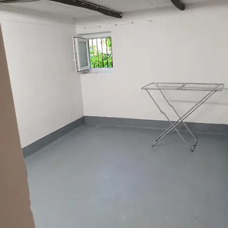 Kernsaniertes In Ruhiger Und Zentraler Lage By Interhome Appartamento *